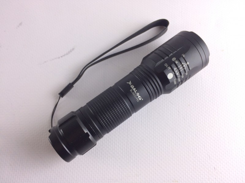 Яскравий ліхтар BL-8900-P50 (P70) Яскравий ліхтар BL-8900-P50 (P70)