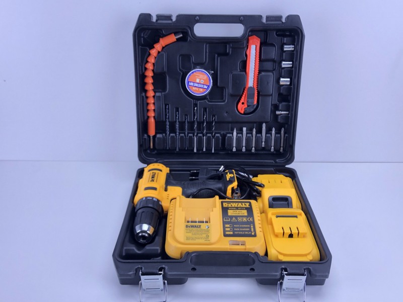 Набір інструментів DeWALT у чорному кейсі Набір інструментів DeWALT у чорному кейсі