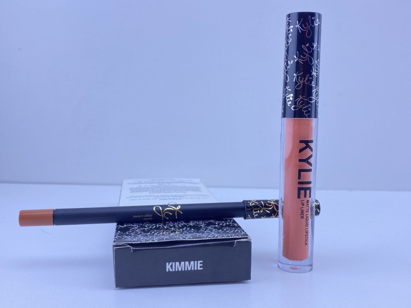 Помада та олівець для губ 2 в 1 Kylie #KOURT K